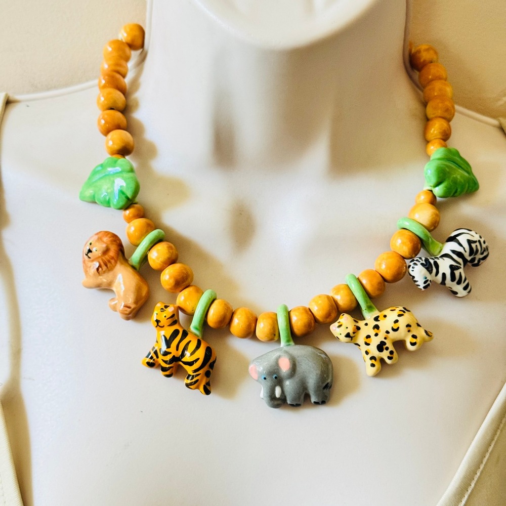 Kitschy Flying Colors Signed Safari Animals NECKLACE Lion Zebra CERAMIC VTG 80s